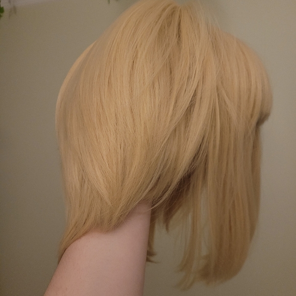 Short blonde wig - Picture 3 of 4